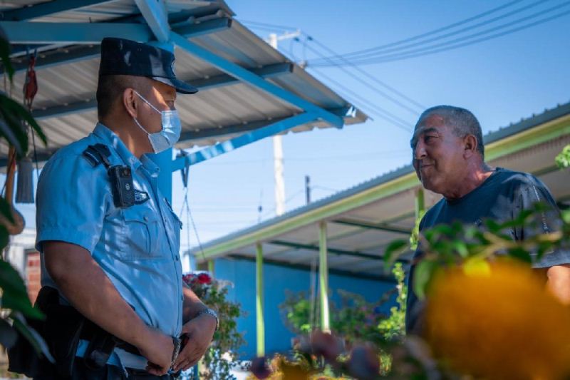 民警臧星明走访辖区群众